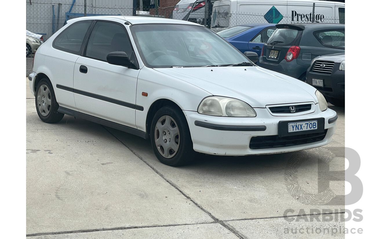 8/1998 Honda Civic CXi  3d Hatchback White 1.6L
