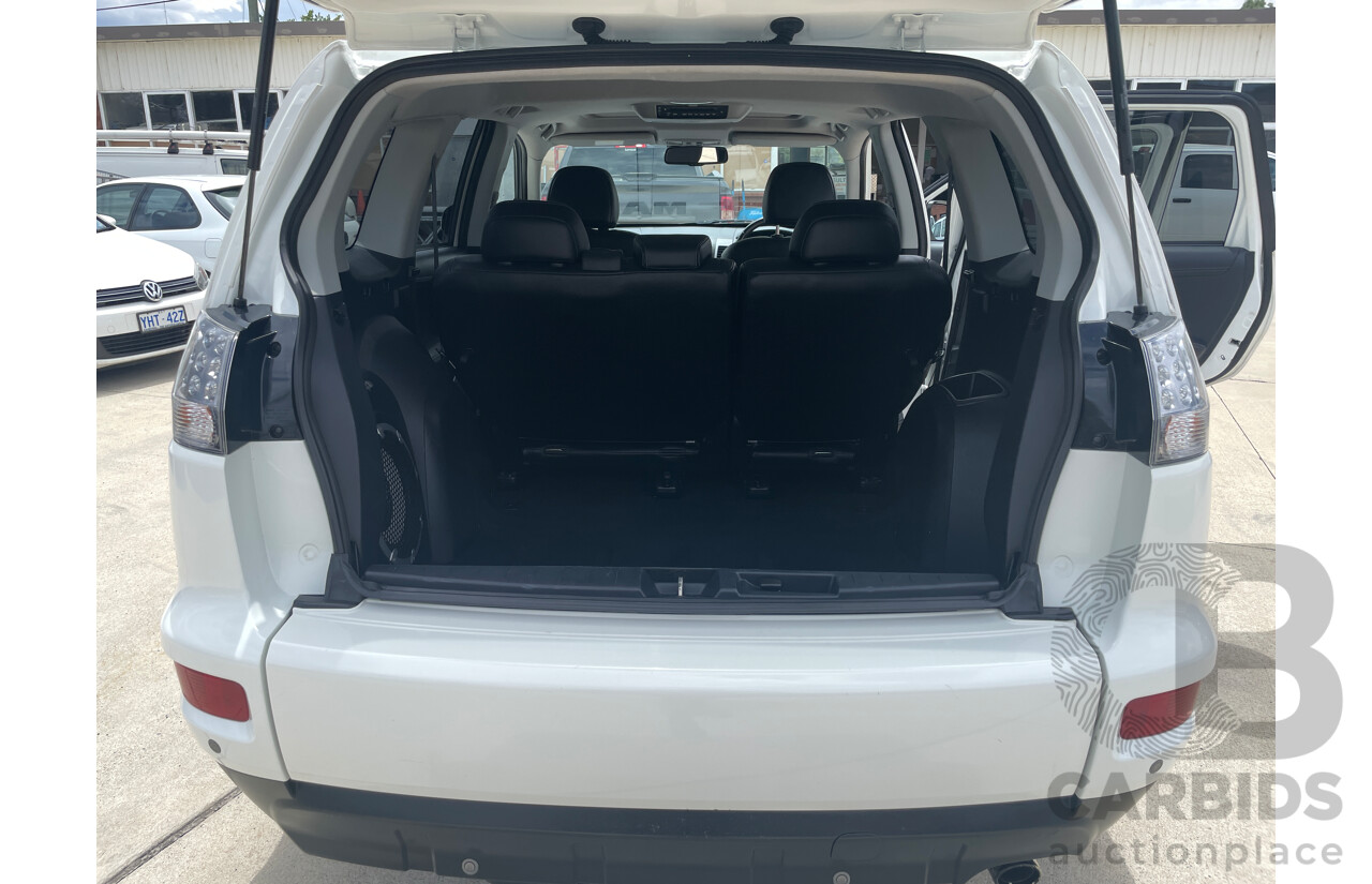 3/2012 Mitsubishi Outlander XLS Luxury ZH MY12 4d Wagon White 2.4L
