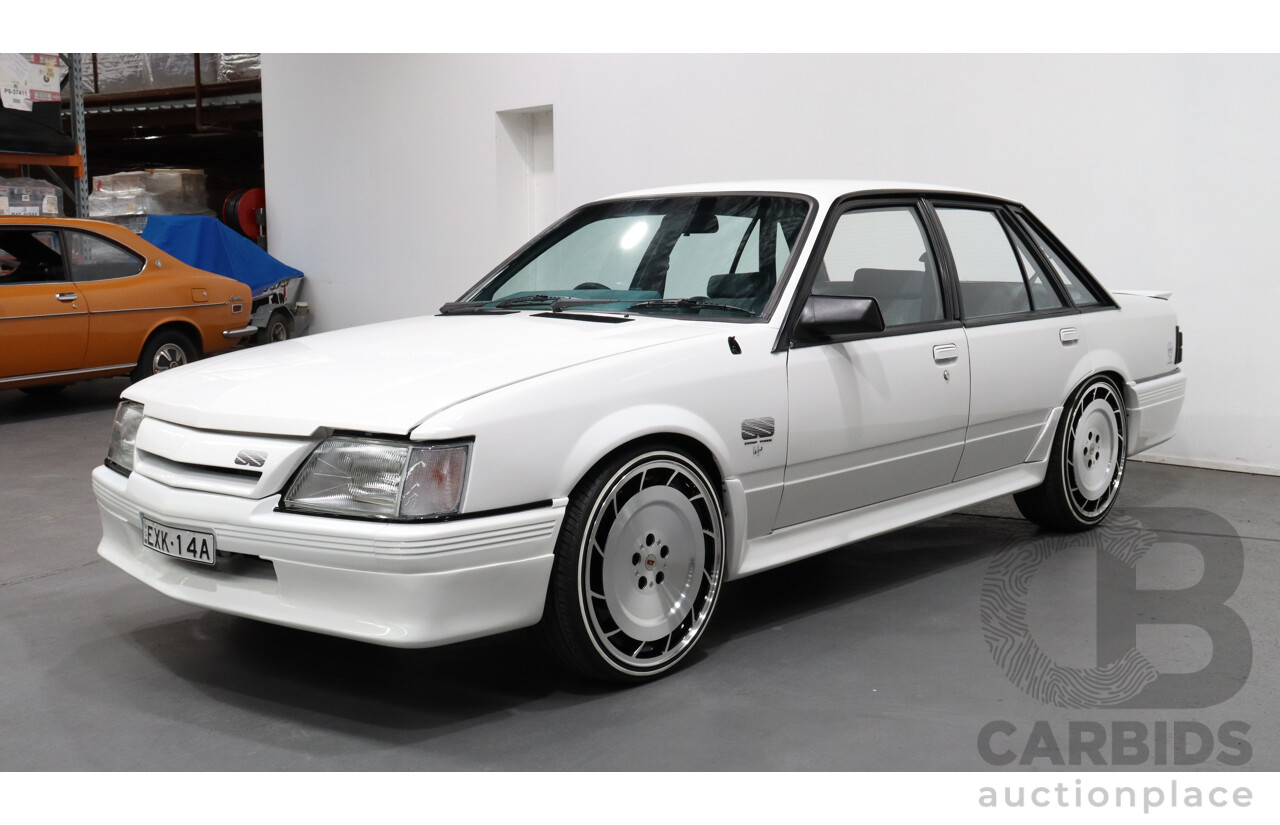 12/1984 Holden Commodore VK Group 3 Replica 4d Sedan White 6.0L V8