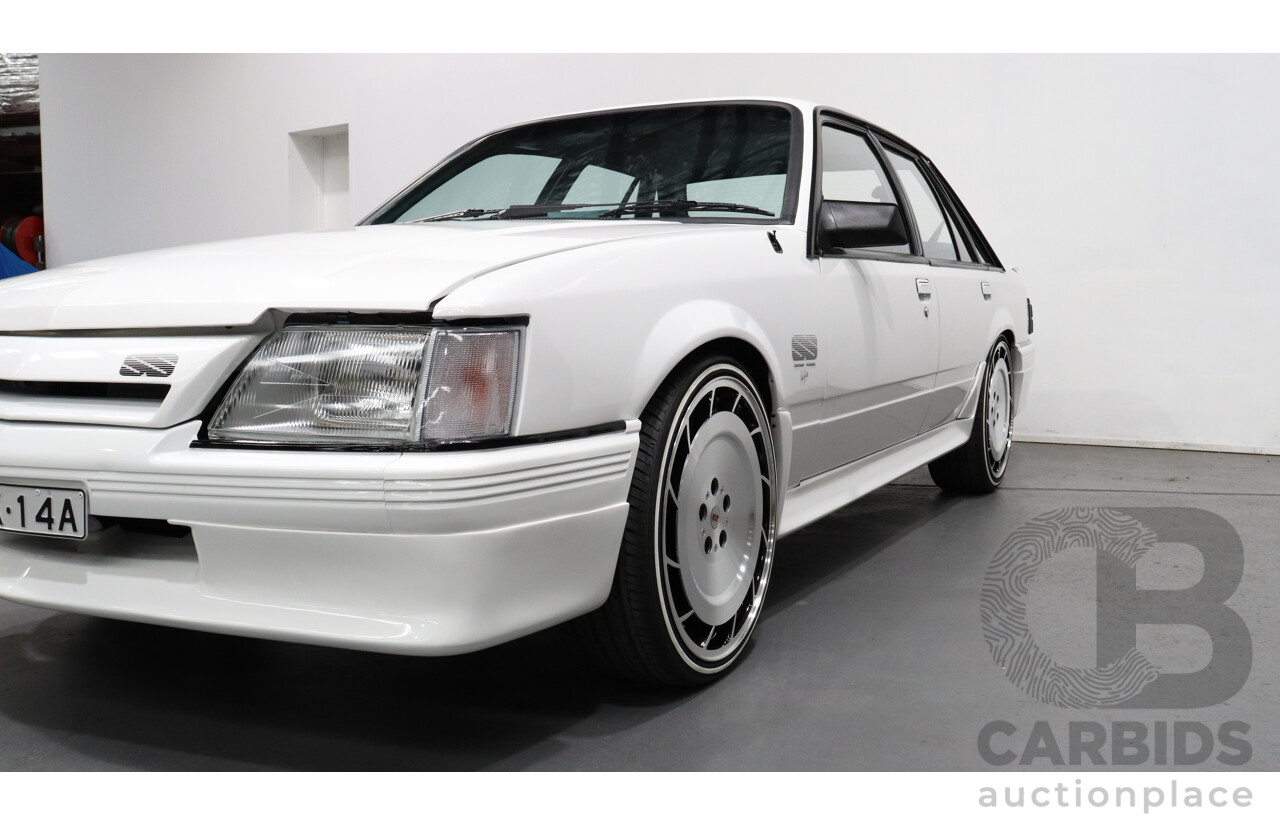 12/1984 Holden Commodore VK Group 3 Replica 4d Sedan White 6.0L V8