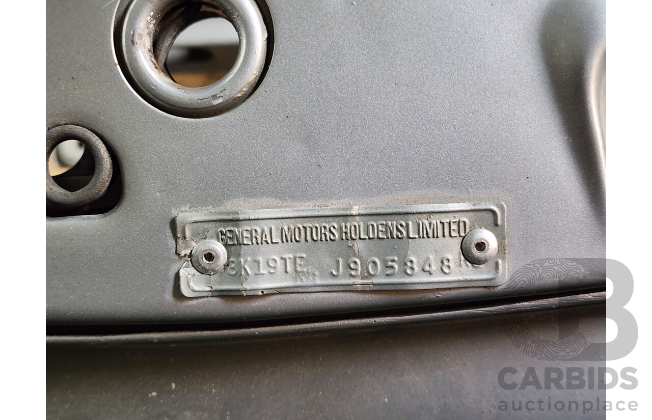 9/1984 Holden HDT VK Commodore SS Group 3 4d Sedan Asterioid Silver 5.0L V8 - Project Car with Spare Parts