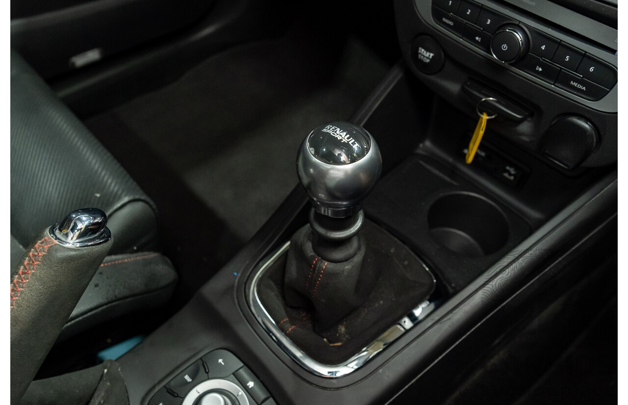 2/2016 Renault Megane RS 275 CUP Premium X95 MY15 3d Hatchback Liquid Yellow Metallic 2.0L Turbo