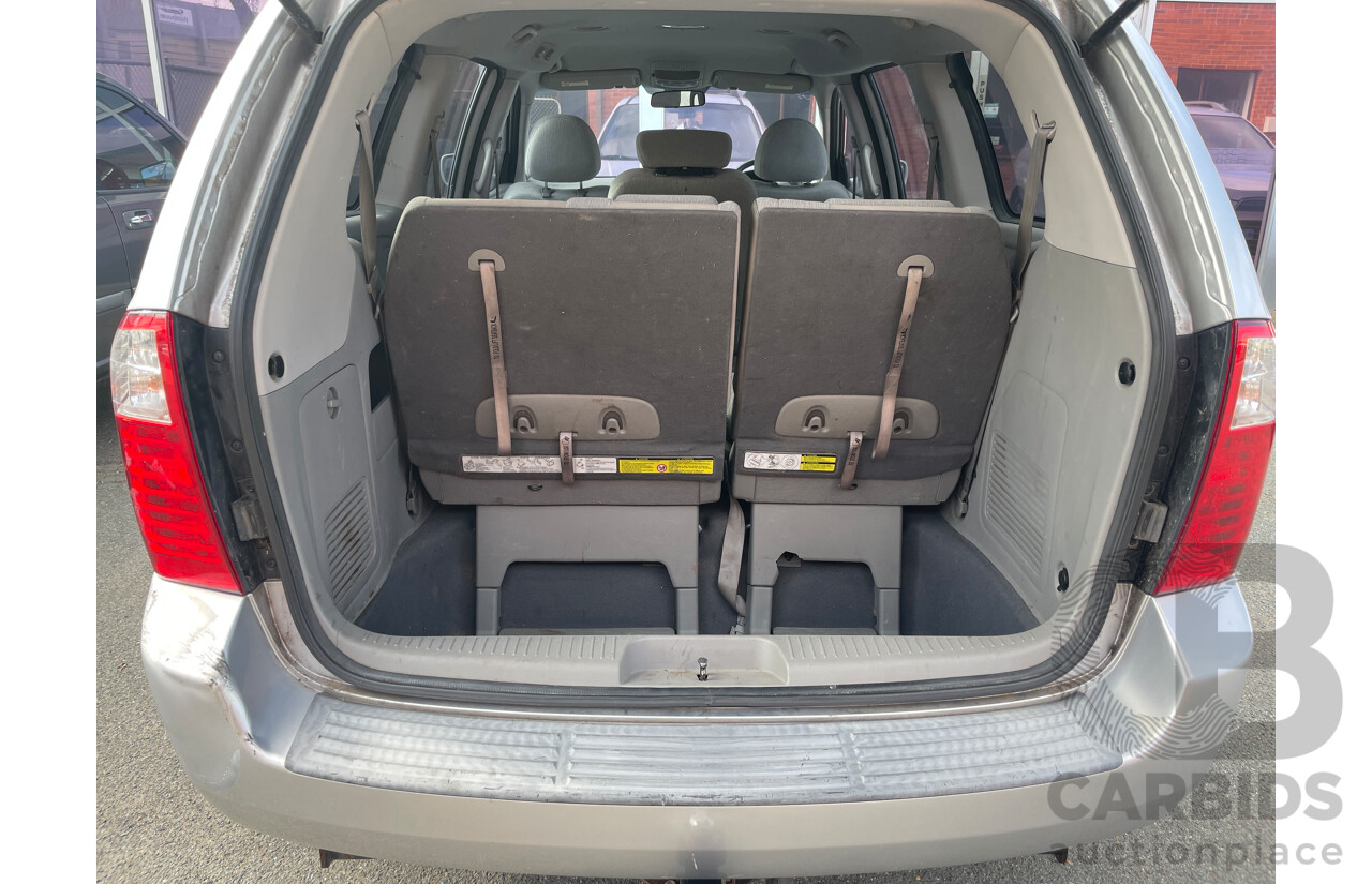 8/2008 Kia Grand Carnival (EX) VQ 4d Wagon Silver 3.8L