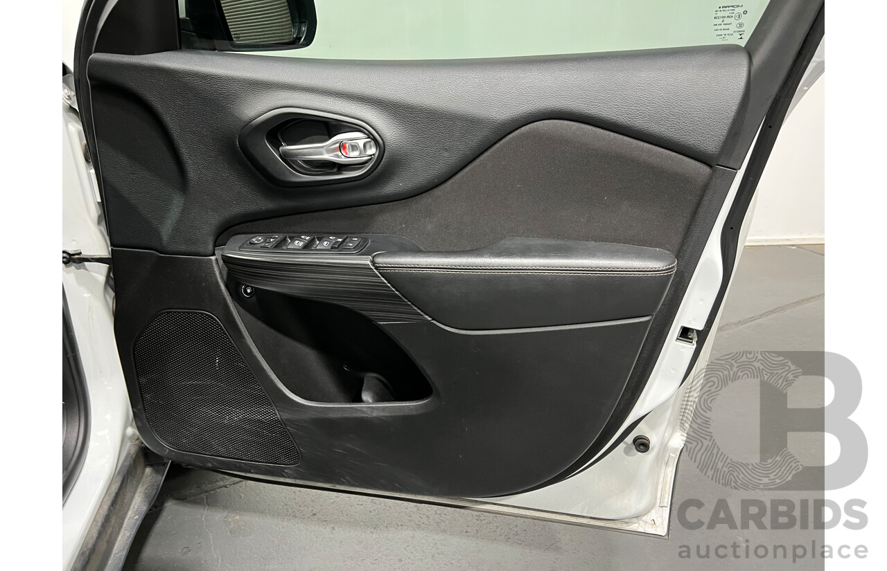 9/2016 Jeep Cherokee Longitude (4x4) KL 4d Wagon White 3.2L V6