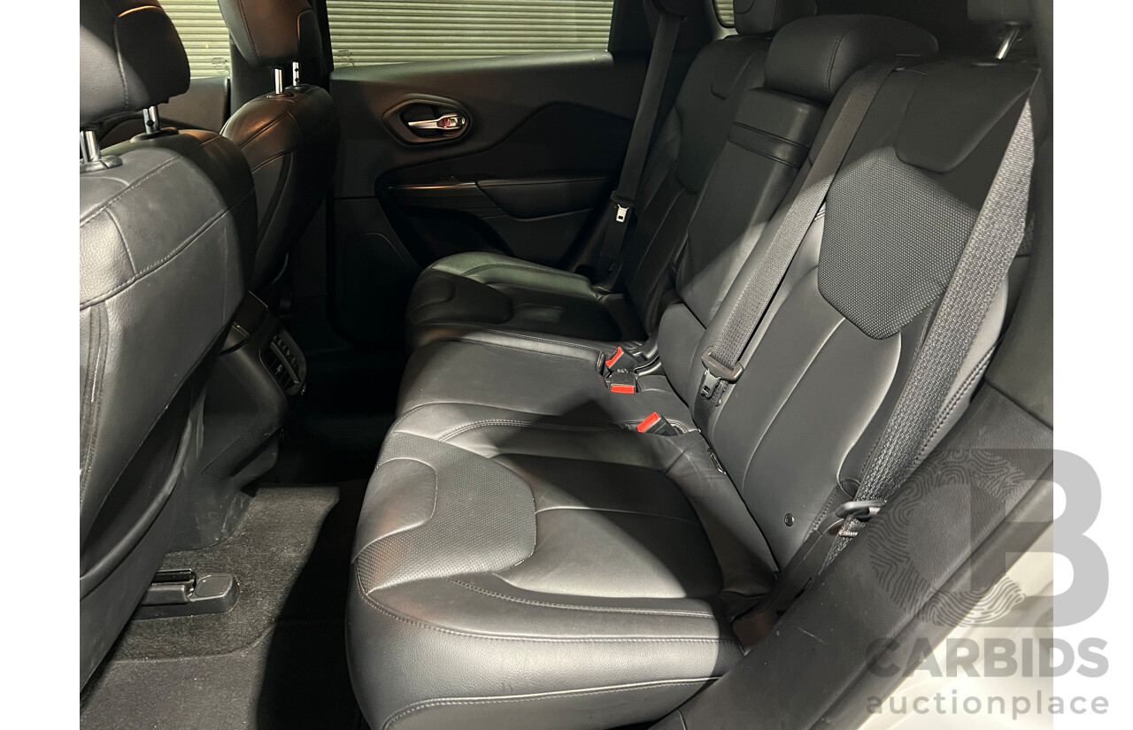 9/2016 Jeep Cherokee Longitude (4x4) KL 4d Wagon White 3.2L V6