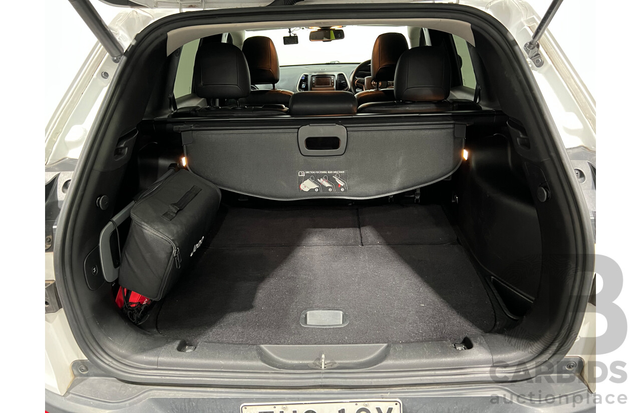 9/2016 Jeep Cherokee Longitude (4x4) KL 4d Wagon White 3.2L V6