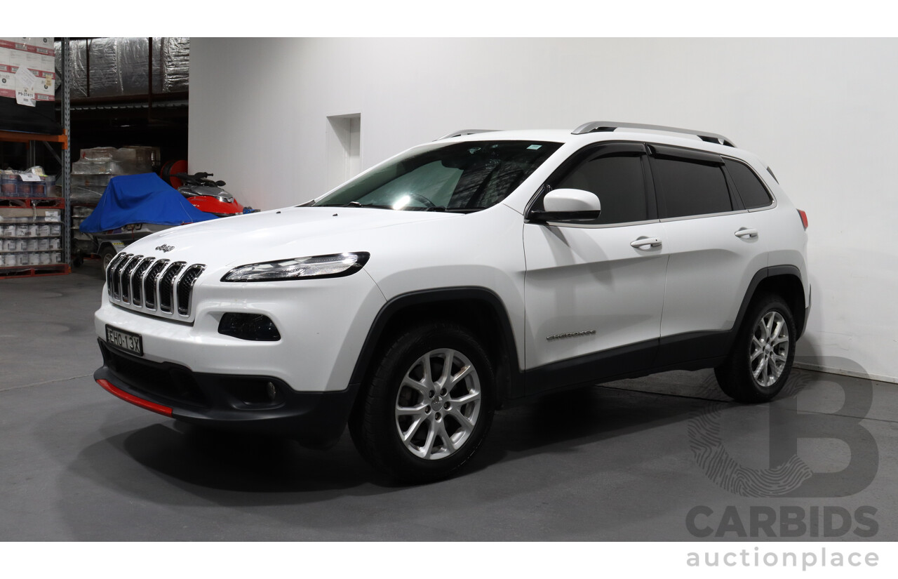 9/2016 Jeep Cherokee Longitude (4x4) KL 4d Wagon White 3.2L V6