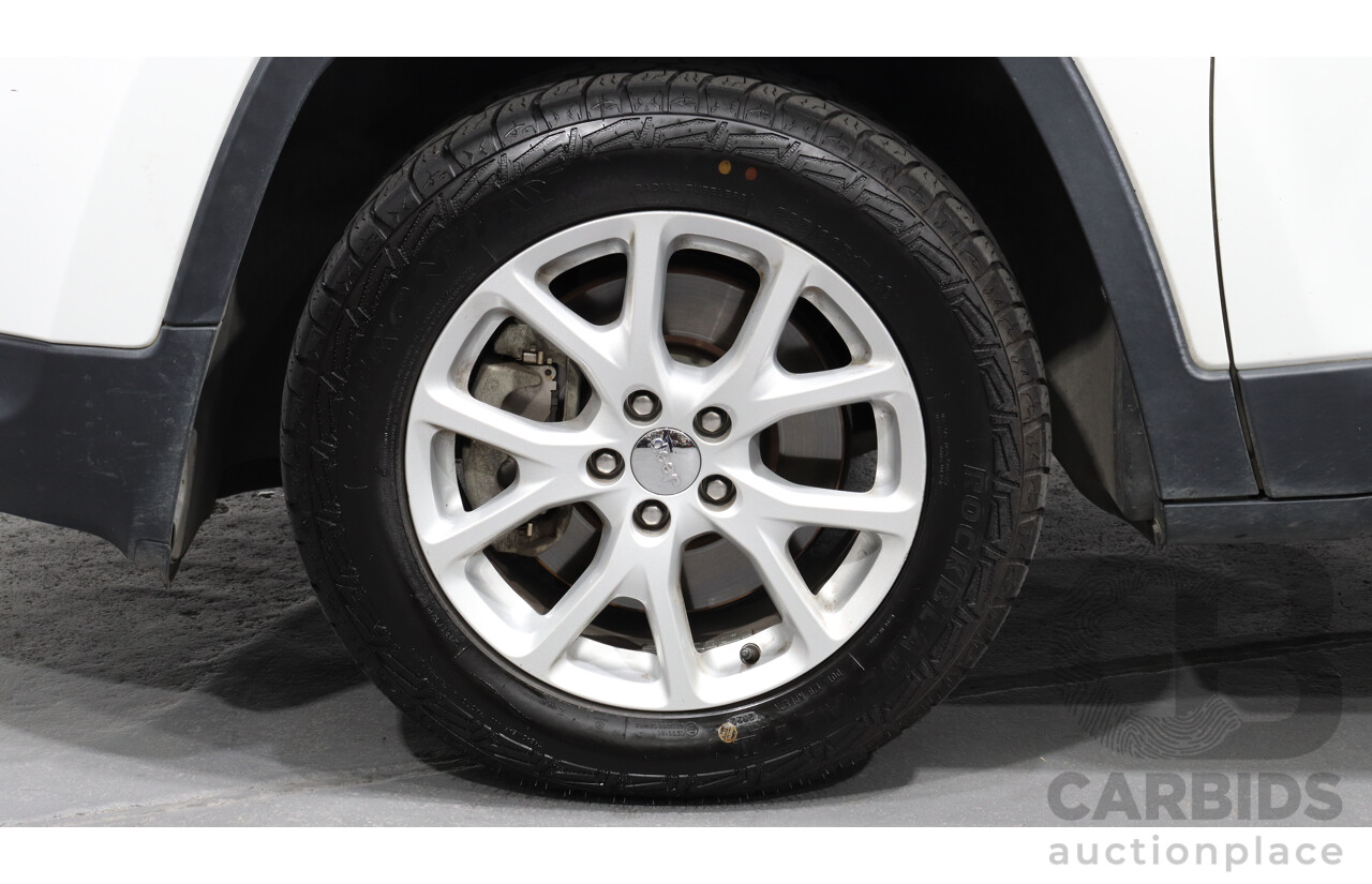 9/2016 Jeep Cherokee Longitude (4x4) KL 4d Wagon White 3.2L V6