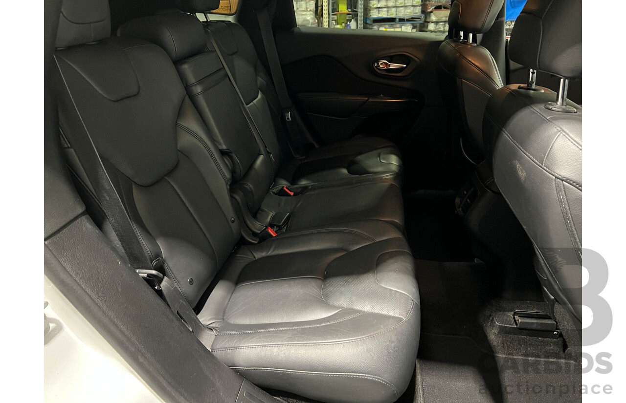 9/2016 Jeep Cherokee Longitude (4x4) KL 4d Wagon White 3.2L V6