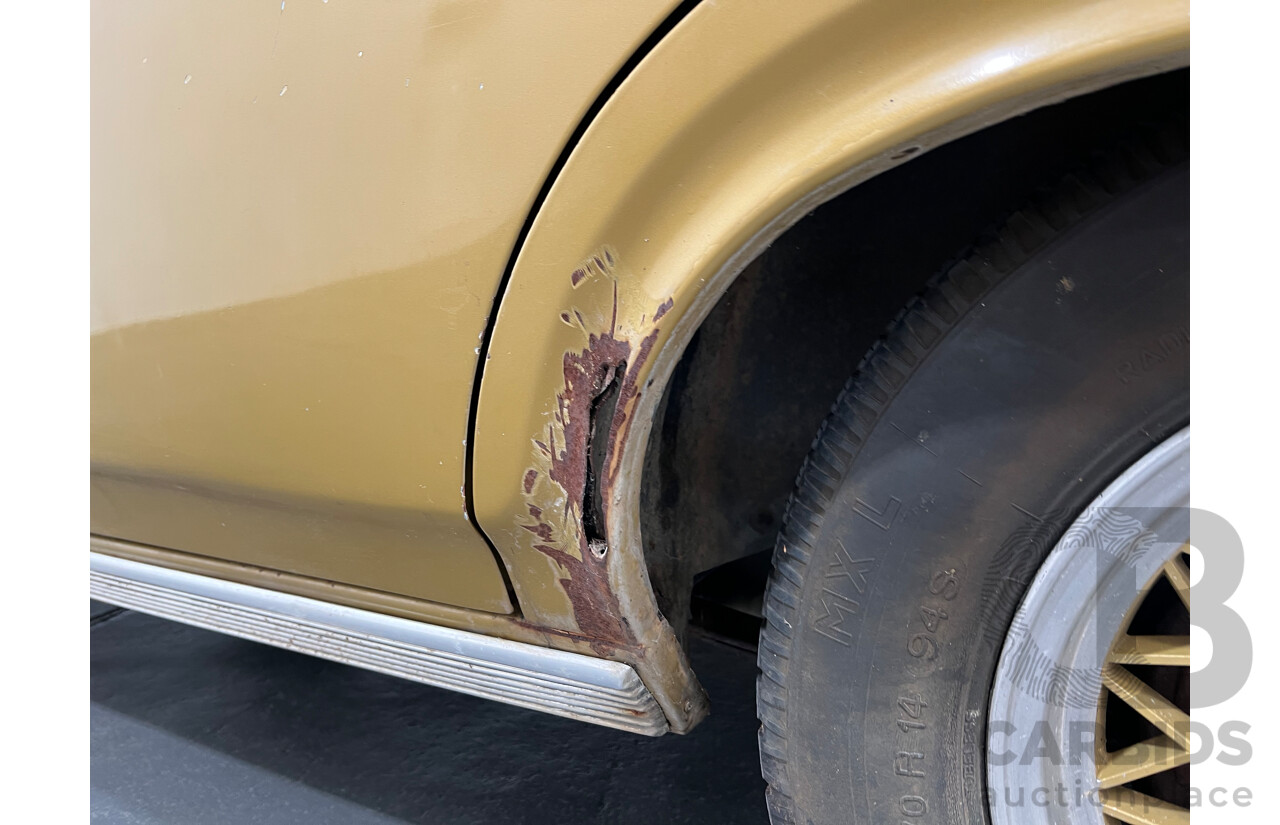 12/1974 Ford Fairmont  XB 4d Sedan Gold / White 250ci 6 Cylinder