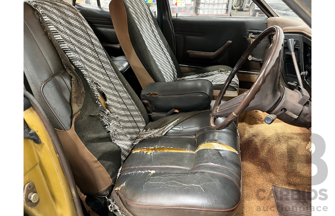 12/1974 Ford Fairmont  XB 4d Sedan Gold / White 250ci 6 Cylinder