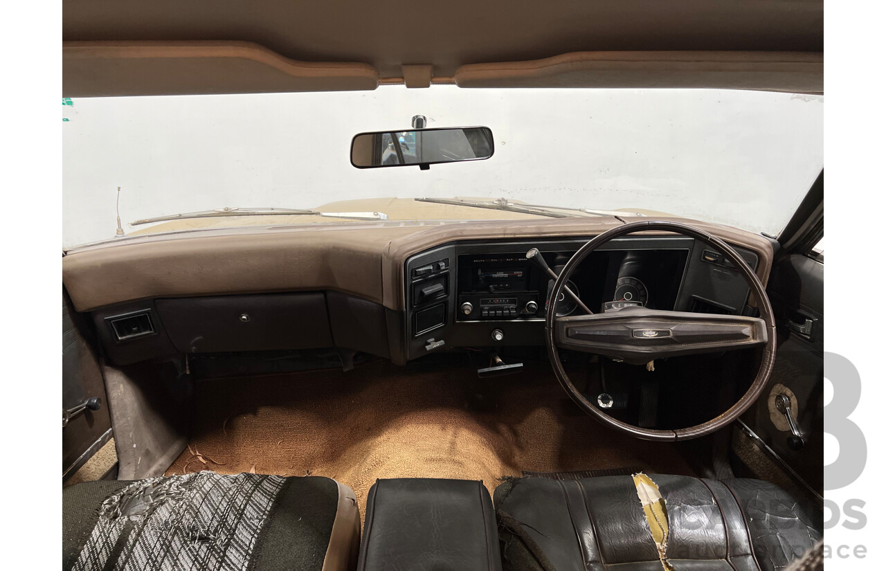 12/1974 Ford Fairmont  XB 4d Sedan Gold / White 250ci 6 Cylinder