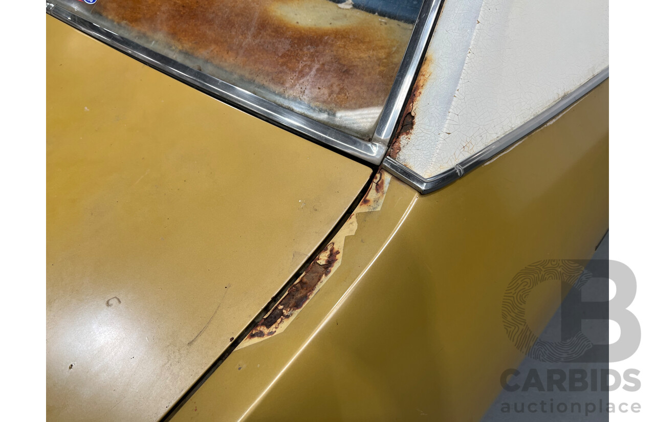 12/1974 Ford Fairmont  XB 4d Sedan Gold / White 250ci 6 Cylinder