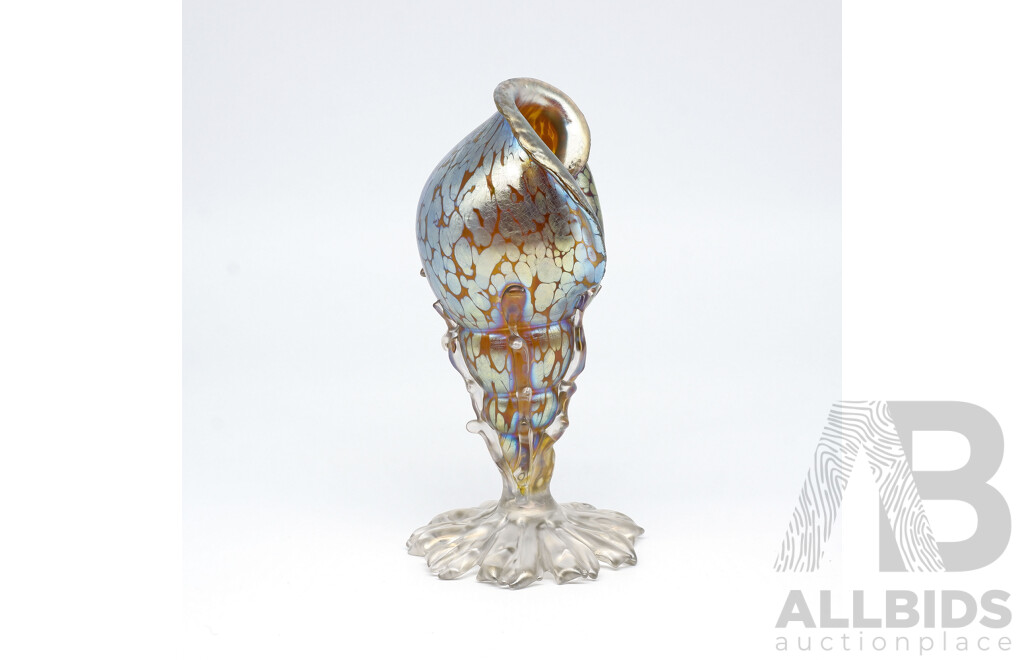 Austrian Loetz Art Nouveau Iridescent Glass 'Candia Papillon' Conch Shell Vase Circa 1900, Height 17.5cm