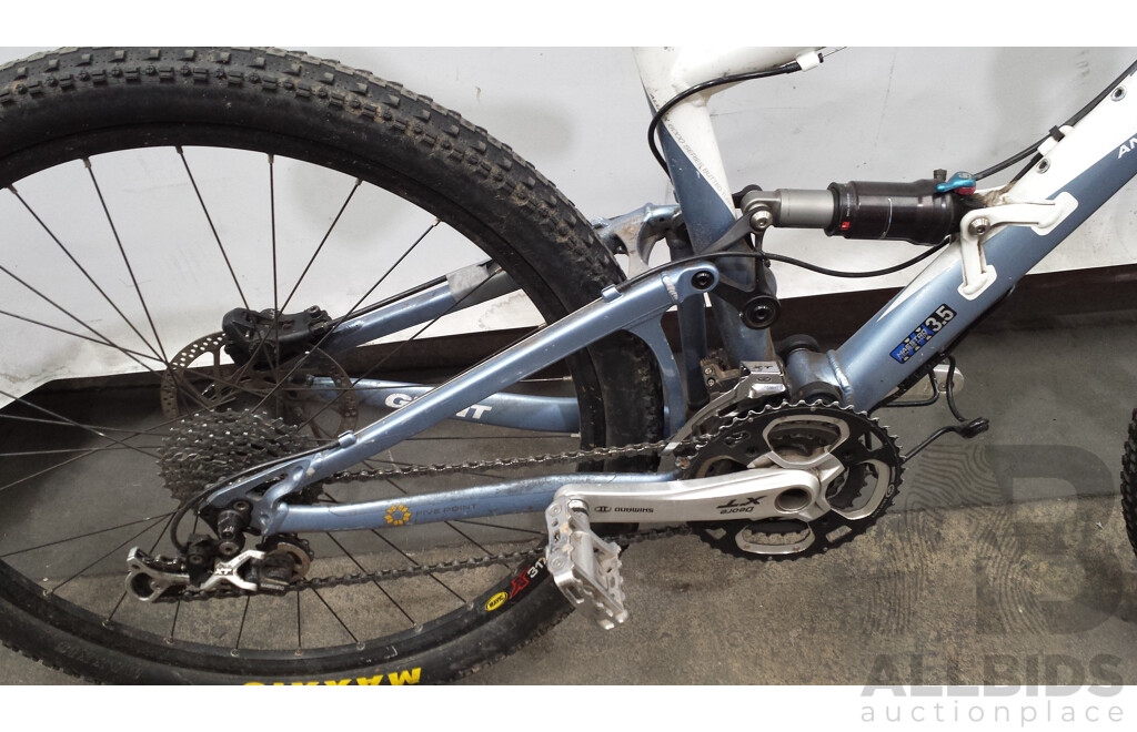 Giant  Anthem 16 Inch Dual Suspension Mountain Bike