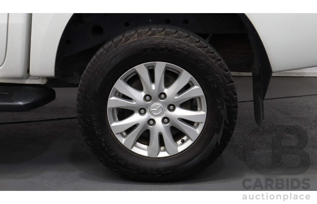 10/2013 Mazda Bt50 GT (4x4)  Dual Cab Utility White 3.2L Turbo Diesel