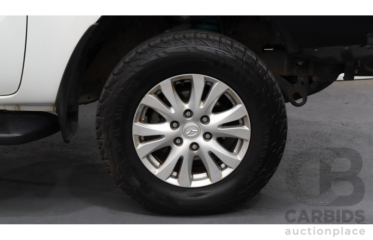 10/2013 Mazda Bt50 GT (4x4)  Dual Cab Utility White 3.2L Turbo Diesel