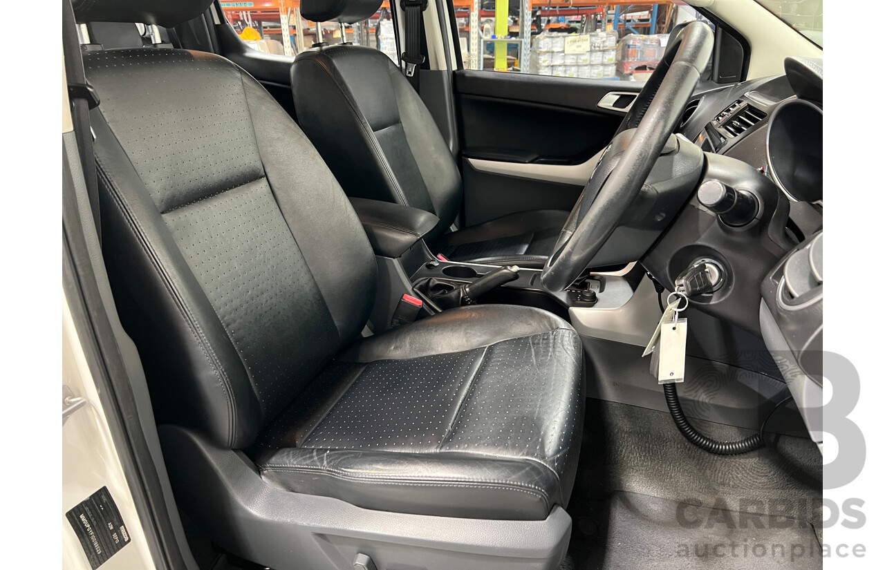 10/2013 Mazda Bt50 GT (4x4)  Dual Cab Utility White 3.2L Turbo Diesel