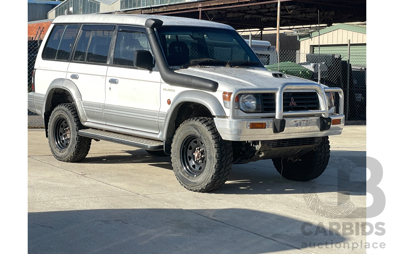 11/1994 Mitsubishi Pajero GLS LWB (4x4) NJ 4d Wagon White 2.8L