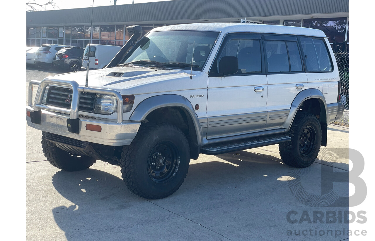 11/1994 Mitsubishi Pajero GLS LWB (4x4) NJ 4d Wagon White 2.8L
