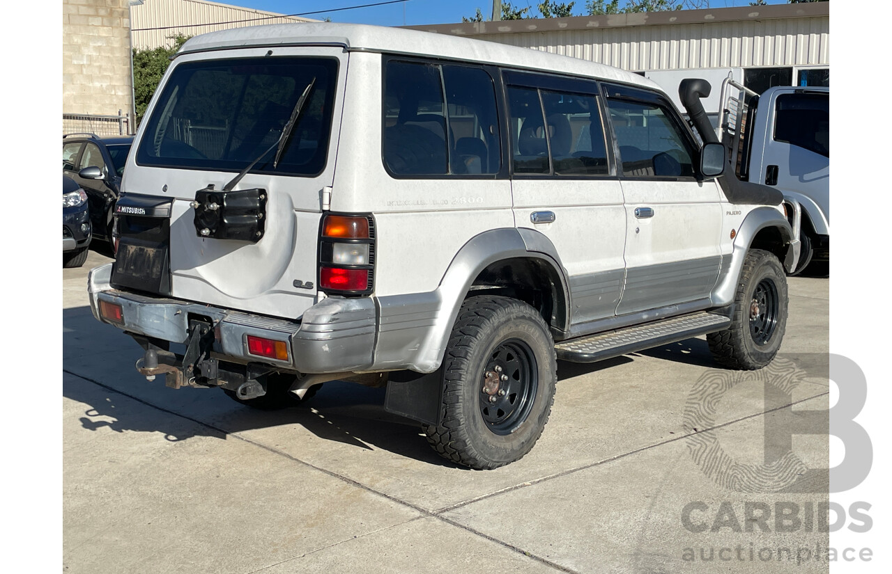 11/1994 Mitsubishi Pajero GLS LWB (4x4) NJ 4d Wagon White 2.8L