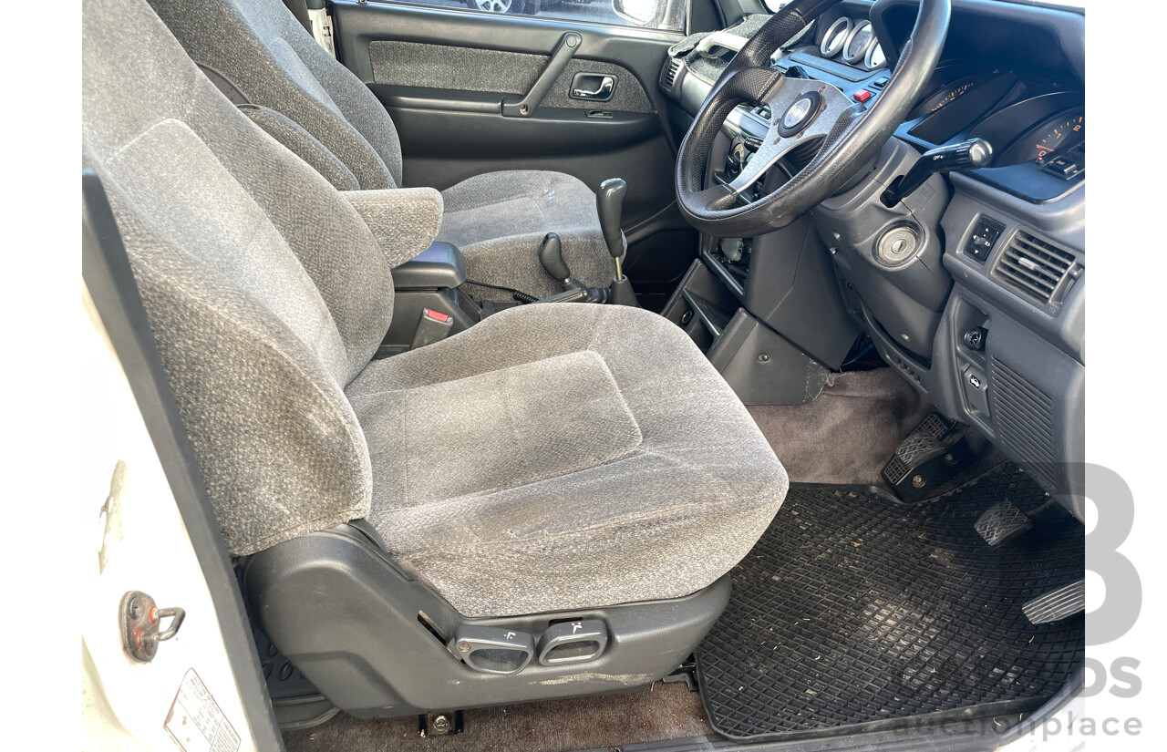 11/1994 Mitsubishi Pajero GLS LWB (4x4) NJ 4d Wagon White 2.8L
