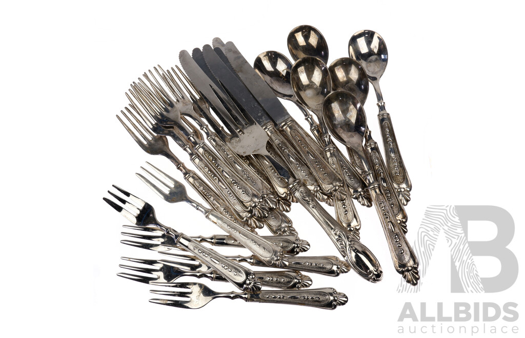 23 Piece Flatwear Set with 800 Silver Handles