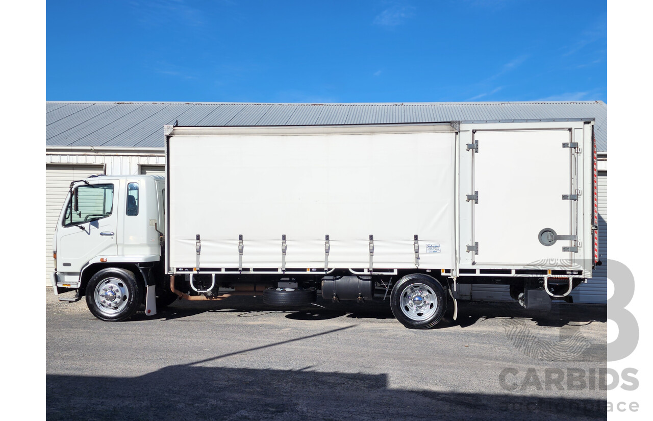 02/1999 Mitsubishi Fighter FK600 4x2 Curtainside Pantech 6 Cylinder Diesel