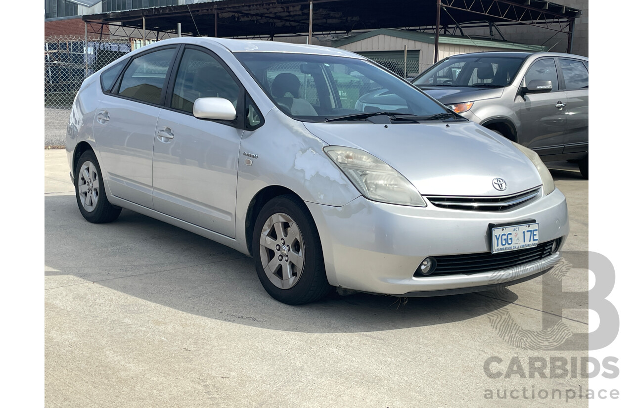 2/2007 Toyota Prius Hybrid NHW20R MY06 UPGRADE 5d Hatchback Silver 1.5L