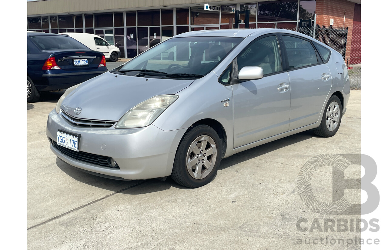 2/2007 Toyota Prius Hybrid NHW20R MY06 UPGRADE 5d Hatchback Silver 1.5L