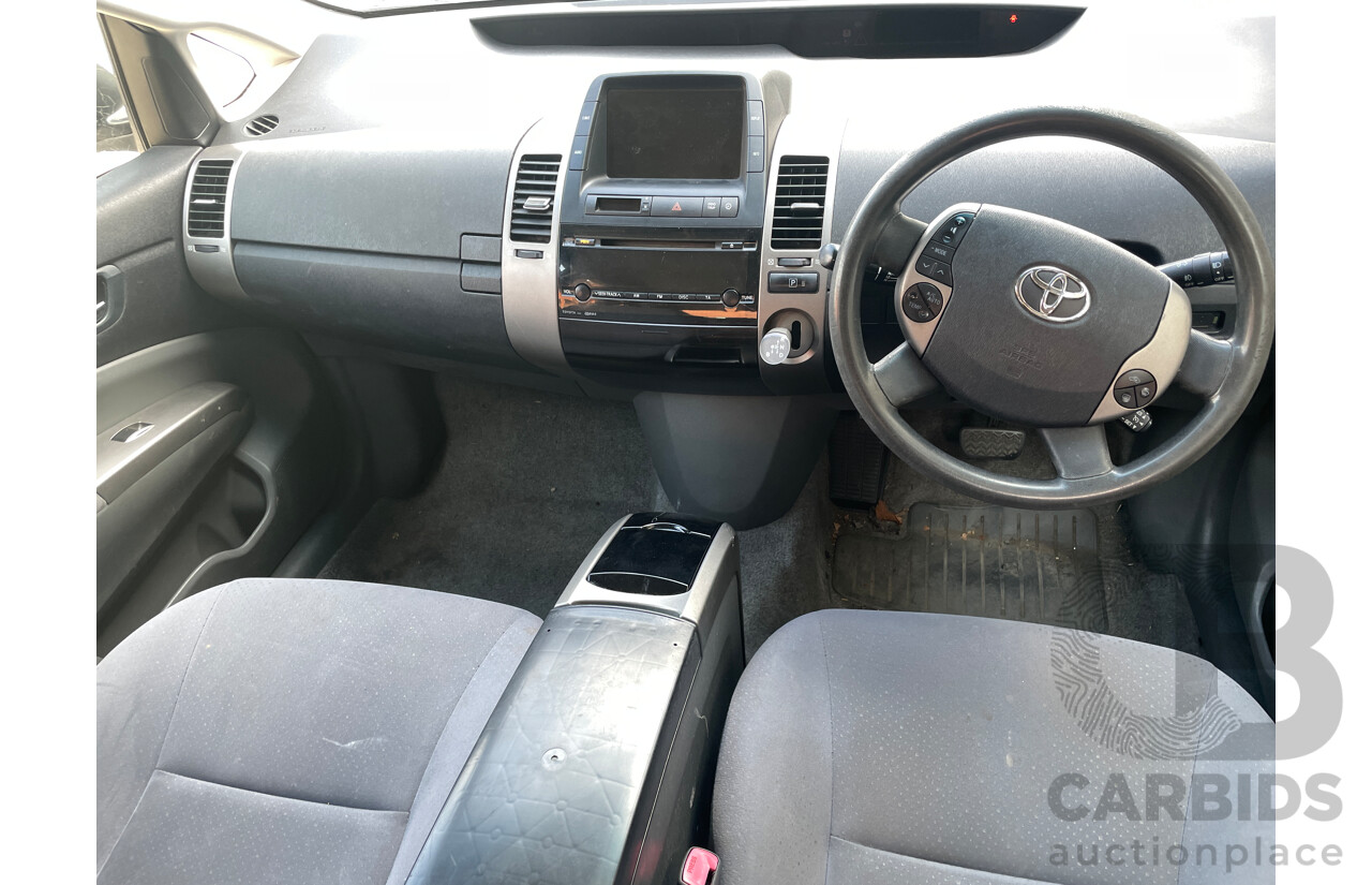 2/2007 Toyota Prius Hybrid NHW20R MY06 UPGRADE 5d Hatchback Silver 1.5L