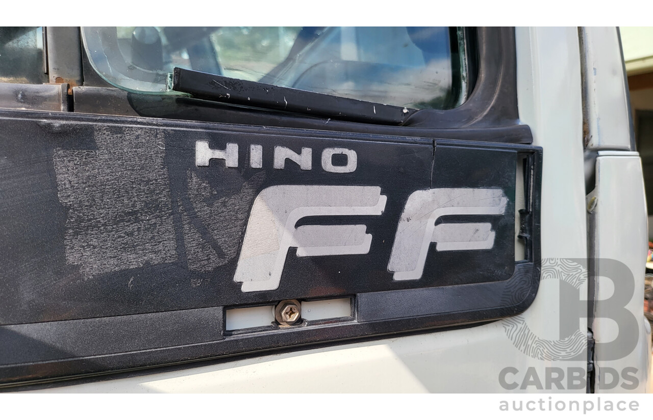 07/1997 HINO FF1J SER C/CAB With 7.8m Tray White Diesel