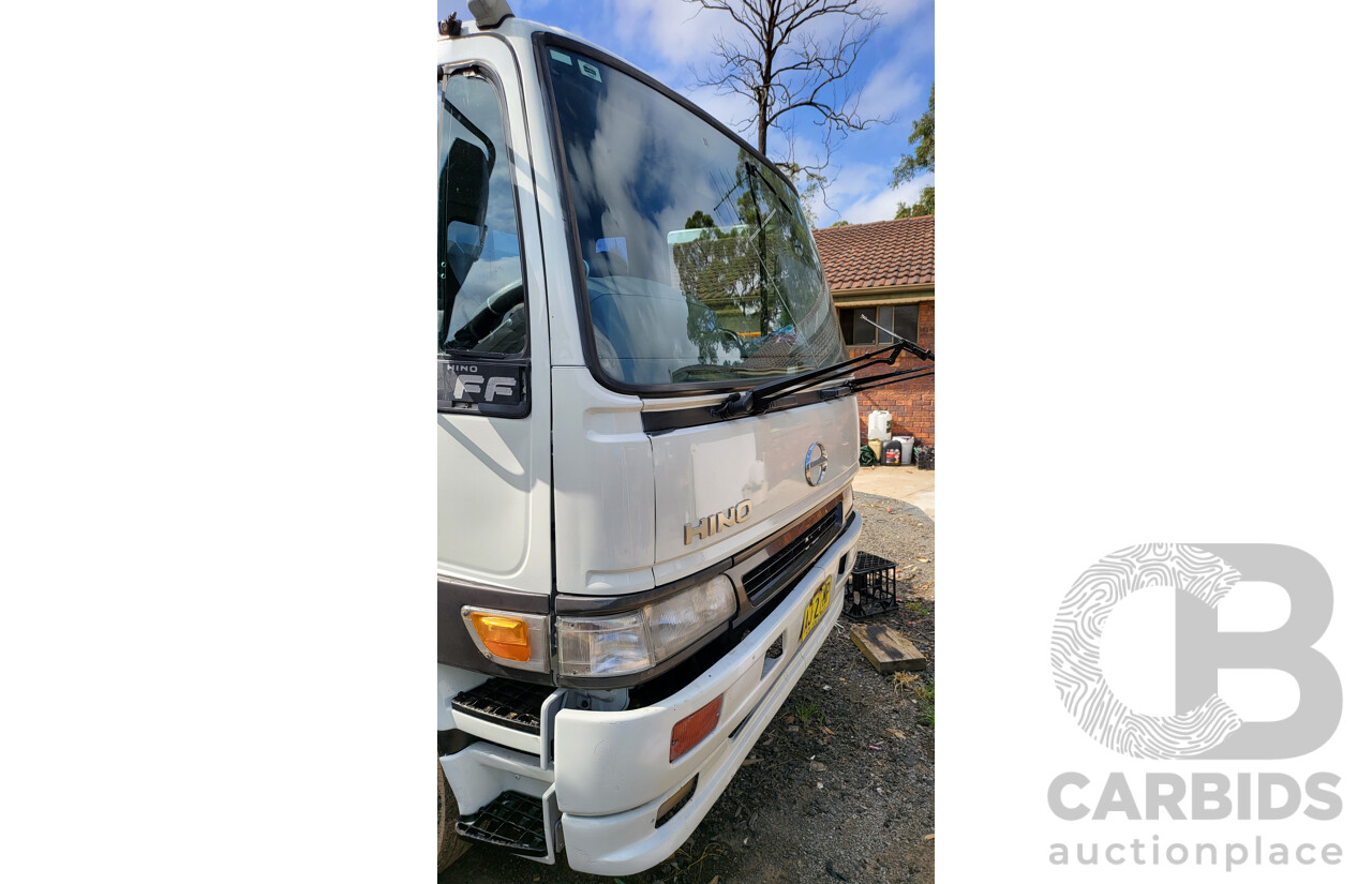 07/1997 HINO FF1J SER C/CAB With 7.8m Tray White Diesel