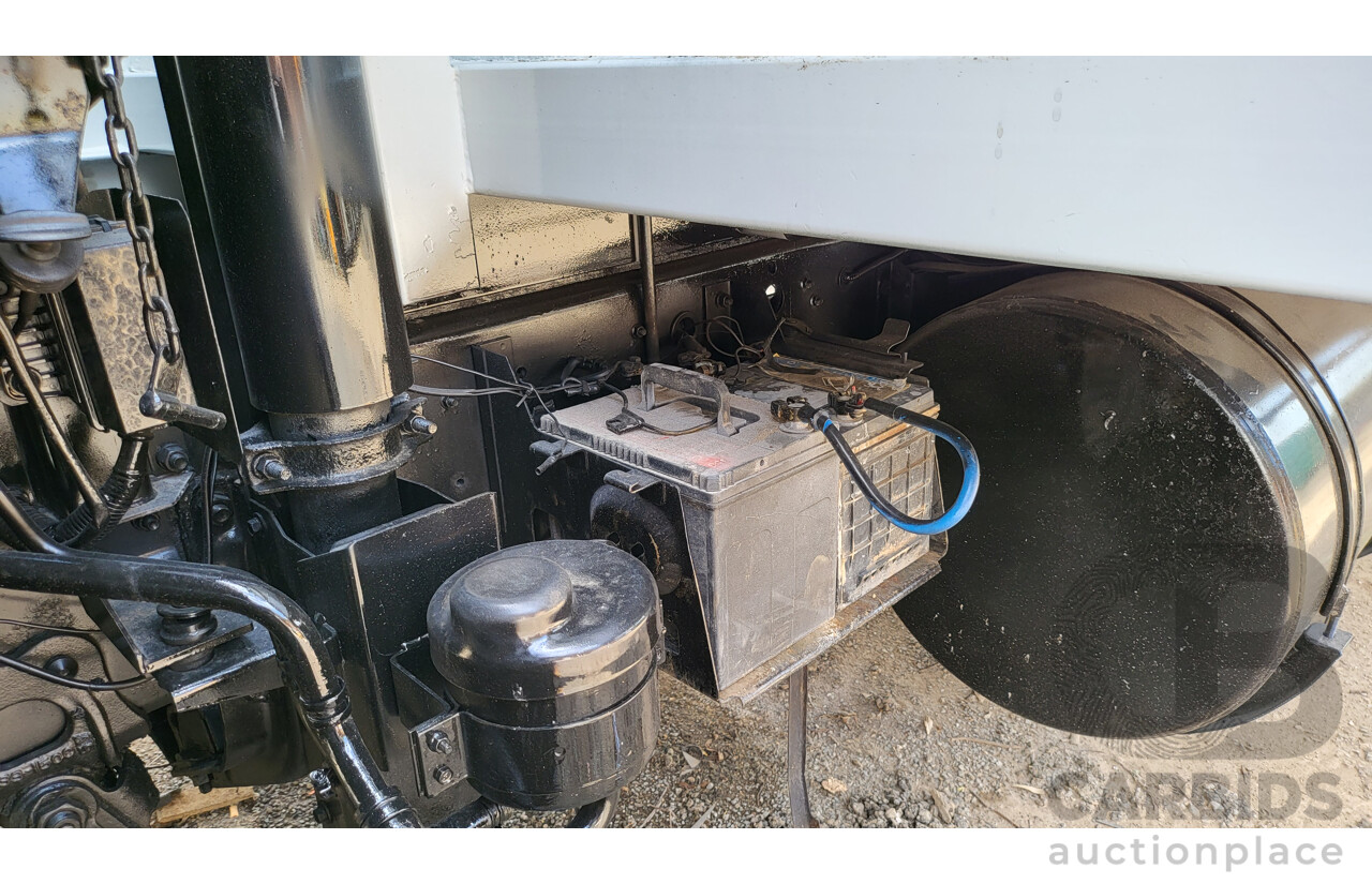 07/1997 HINO FF1J SER C/CAB With 7.8m Tray White Diesel