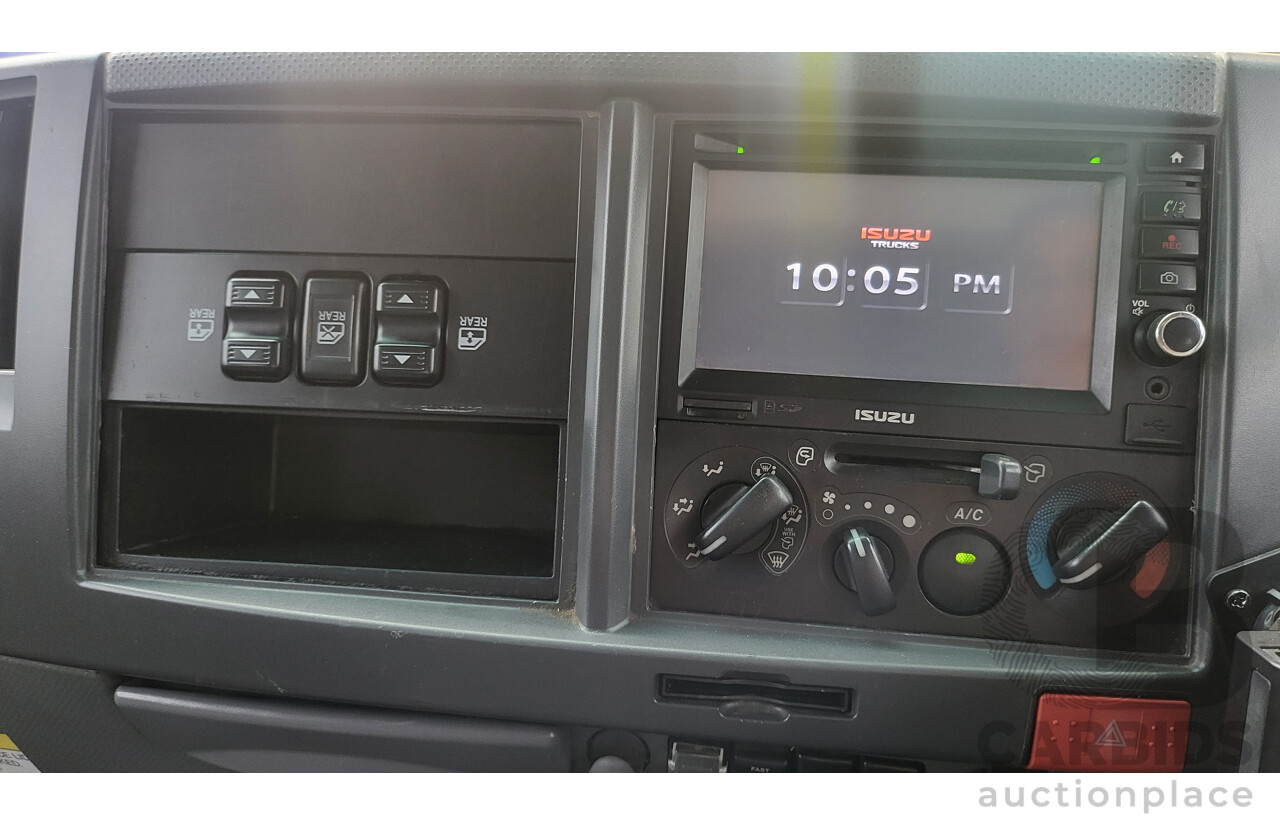 05/2015 Isuzu NPR 400 Crew Cab 5.2L Diesel 4.5m tray