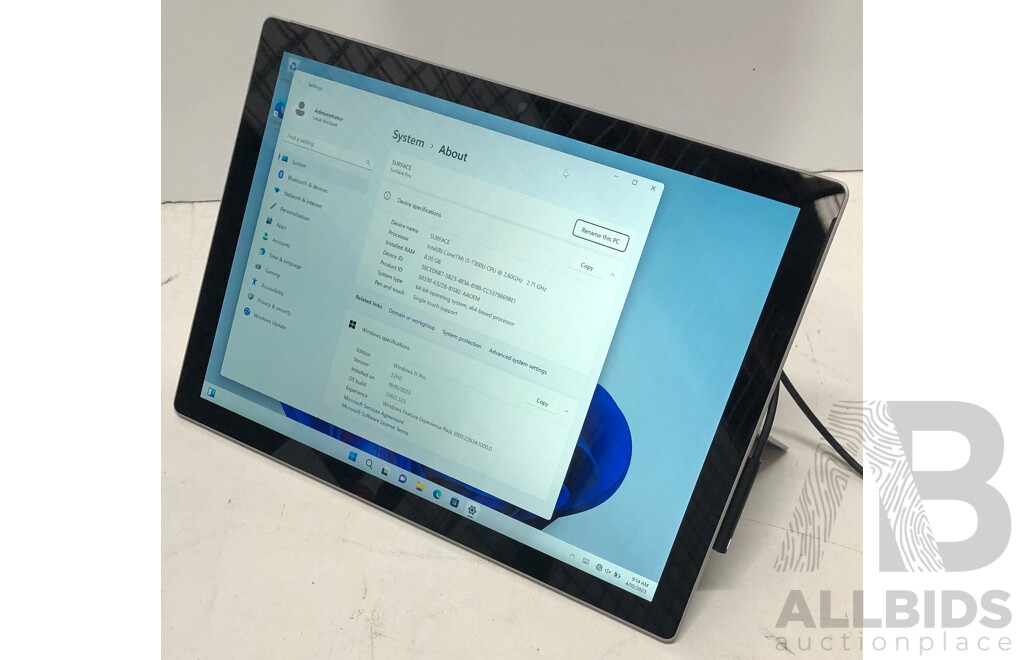 Microsoft (1796) Surface Pro 5 Intel Core i5 (7300U) 2.60GHz-3.50GHz 2-Core CPU 128GB 12.3-Inch Touchscreen Detachable Laptop