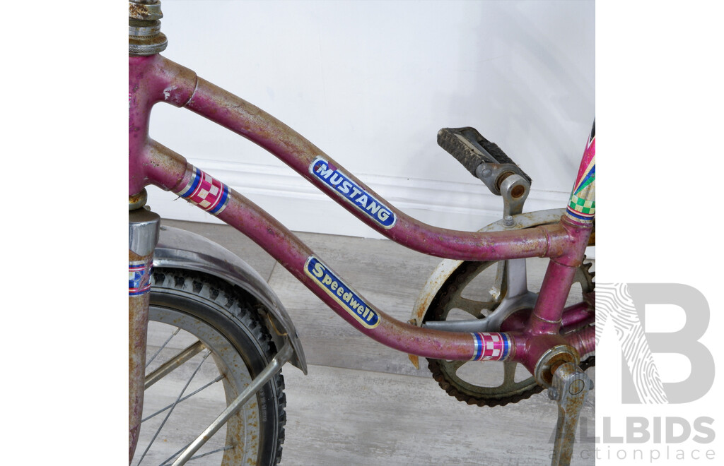 Retro Speedwell Mustang Dragster Bike with Sissy Bar