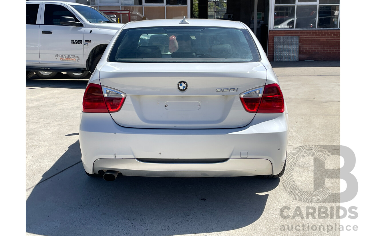 1/2006 Bmw 3 20i E90 4d Sedan White 2.0L