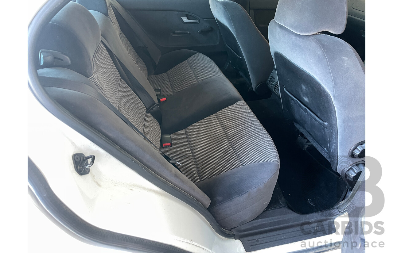 7/2006 Ford Falcon XT BF 4d Sedan White 4.0L