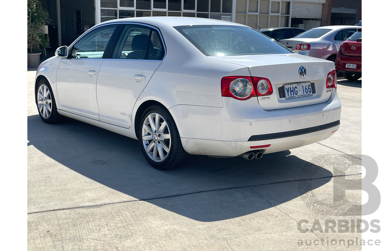 6/2010 Volkswagen Jetta 103 TDI 1KM MY10 4d Sedan White 2.0L