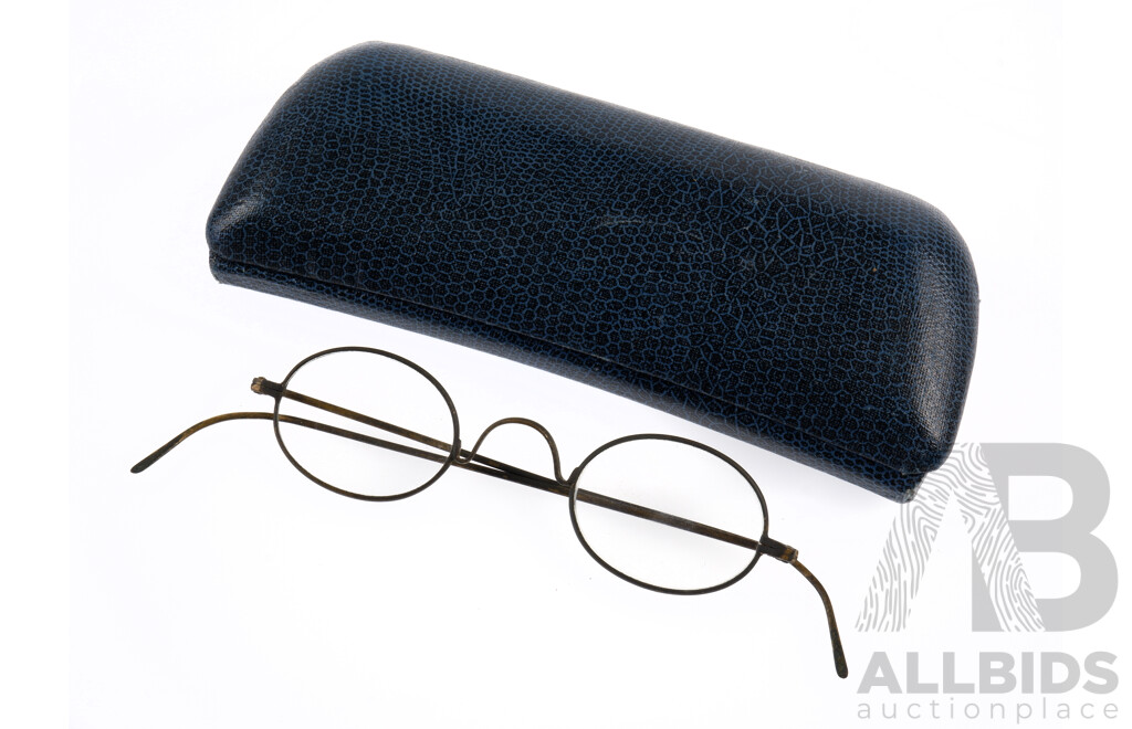 Antique Georgian Specticles in Hard Case