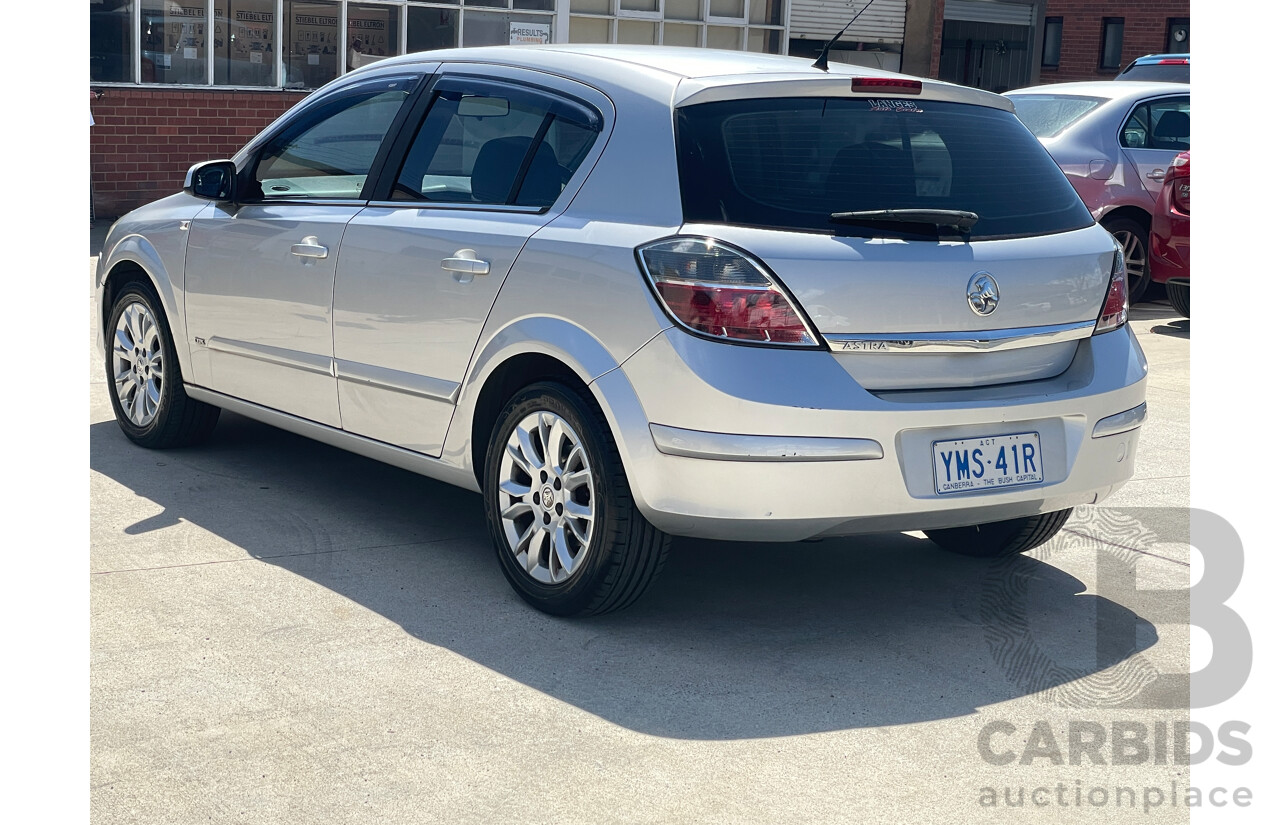 6/2009 Holden Astra CDX AH MY09 5d Hatchback Silver 1.8L