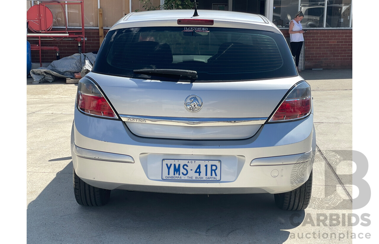 6/2009 Holden Astra CDX AH MY09 5d Hatchback Silver 1.8L