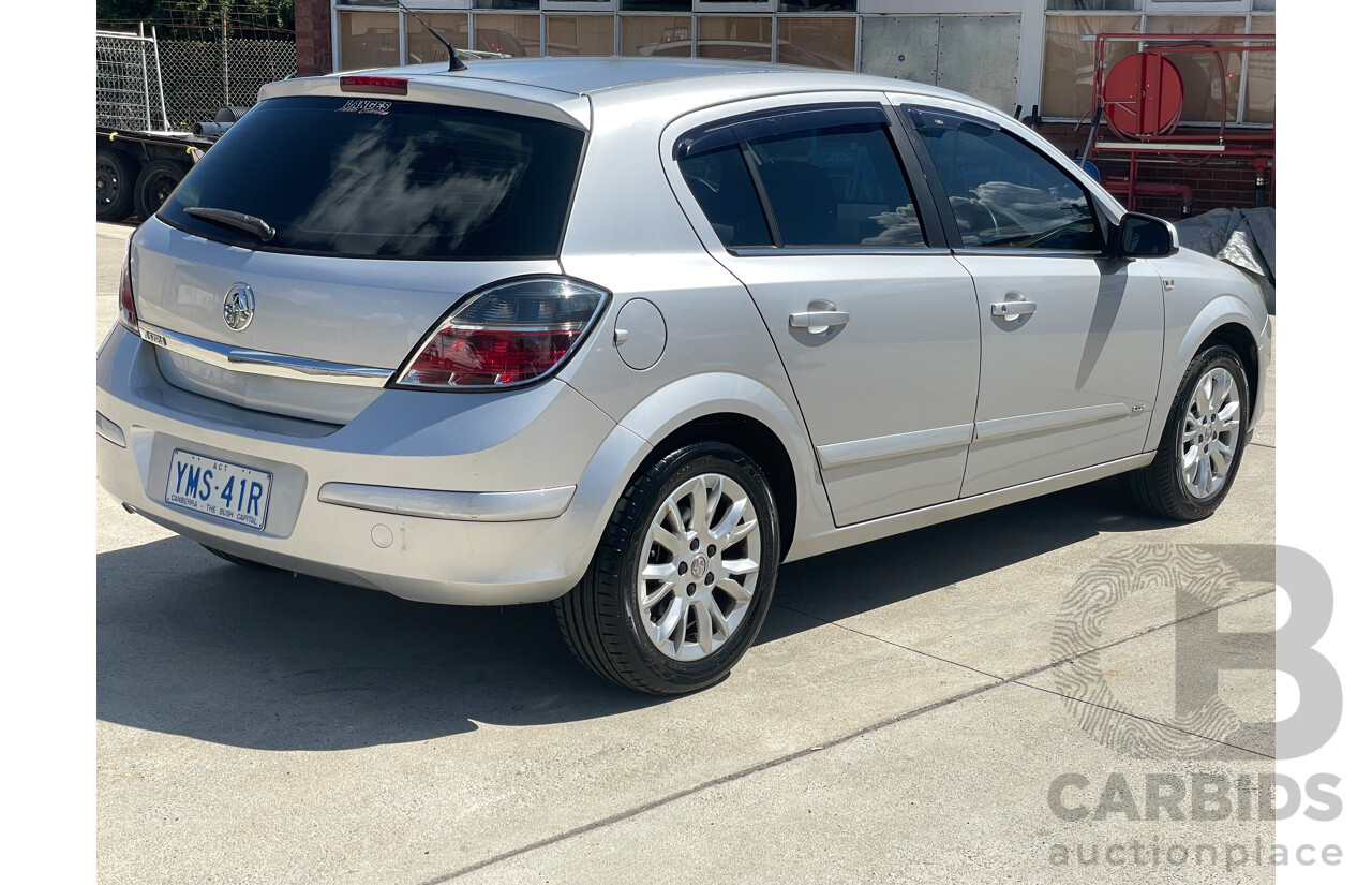 6/2009 Holden Astra CDX AH MY09 5d Hatchback Silver 1.8L