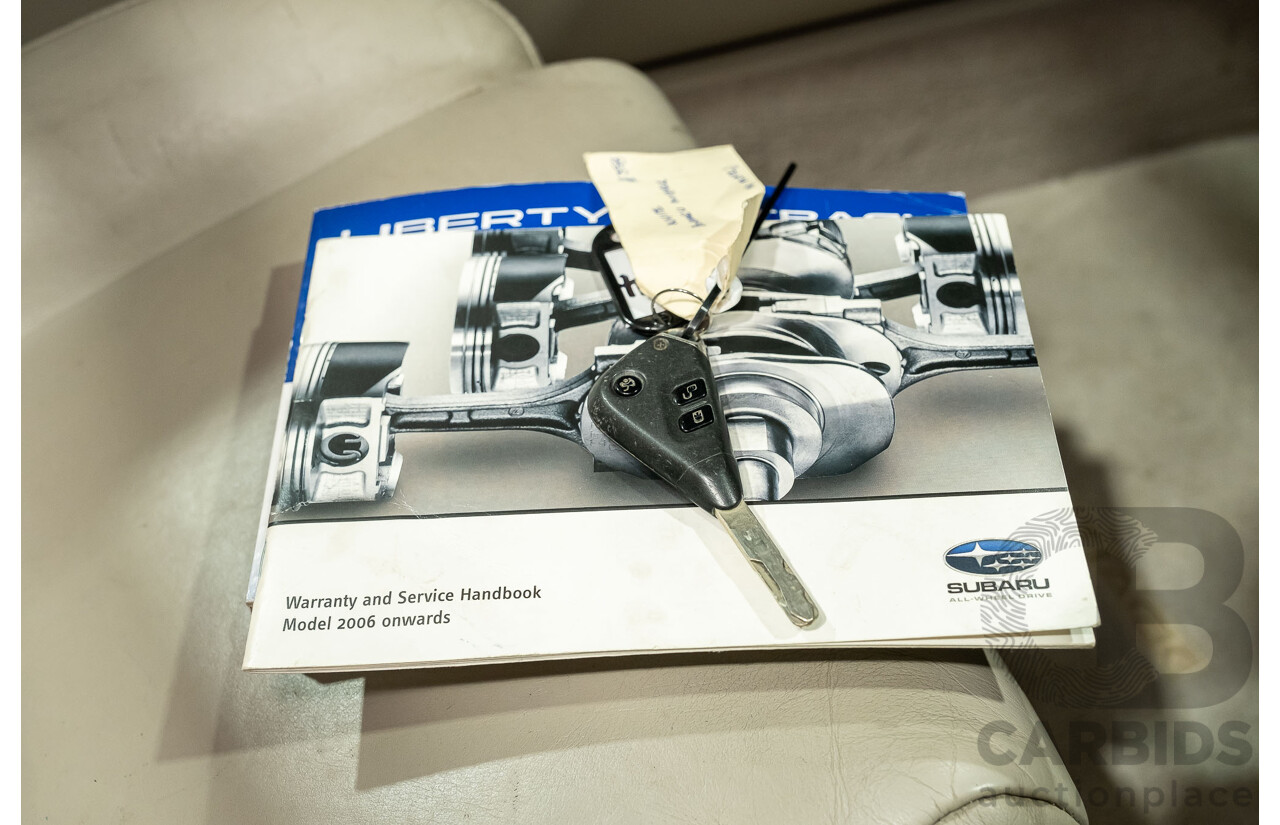 10/2005 Subaru Outback 3.0R Premium MY05 4d Wagon White 3.0L