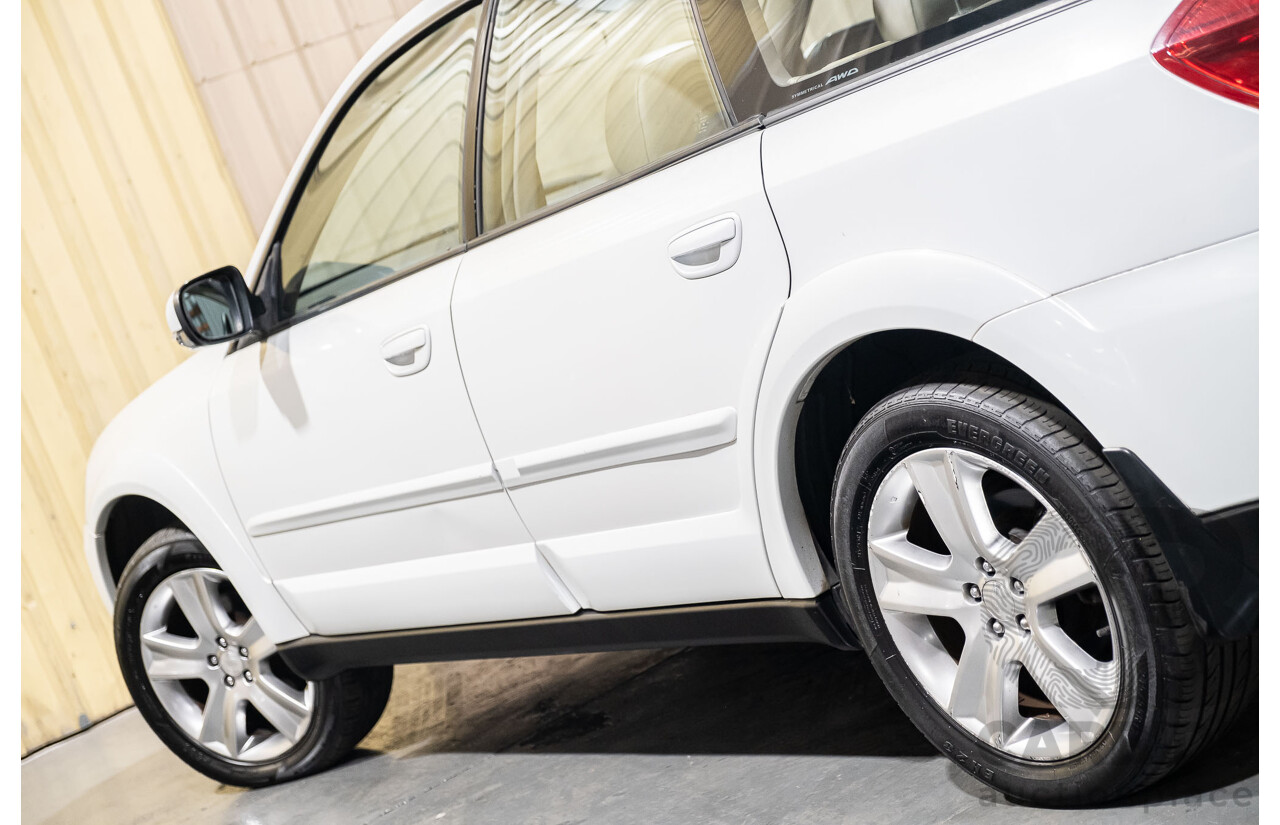 10/2005 Subaru Outback 3.0R Premium MY05 4d Wagon White 3.0L