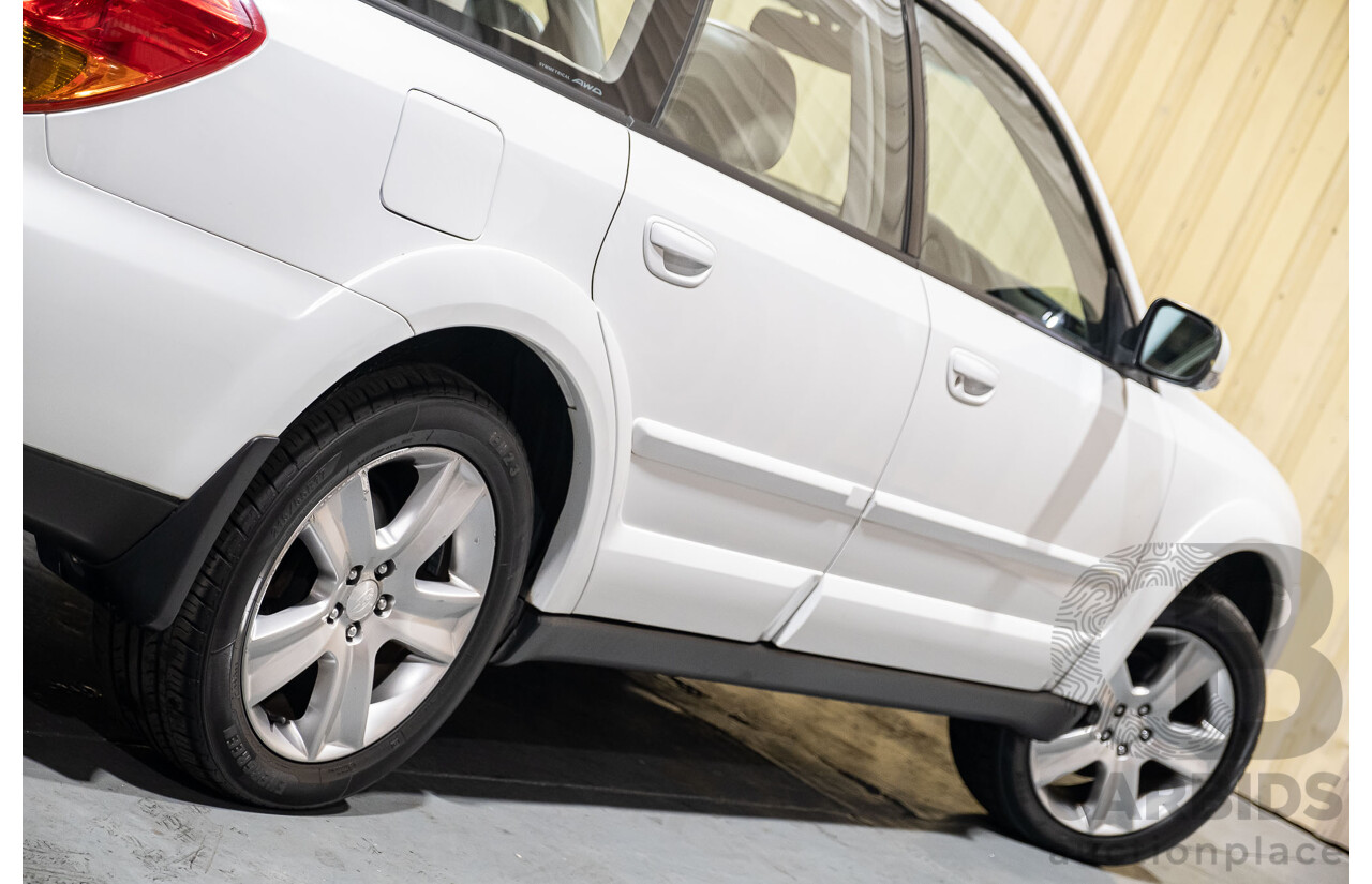 10/2005 Subaru Outback 3.0R Premium MY05 4d Wagon White 3.0L