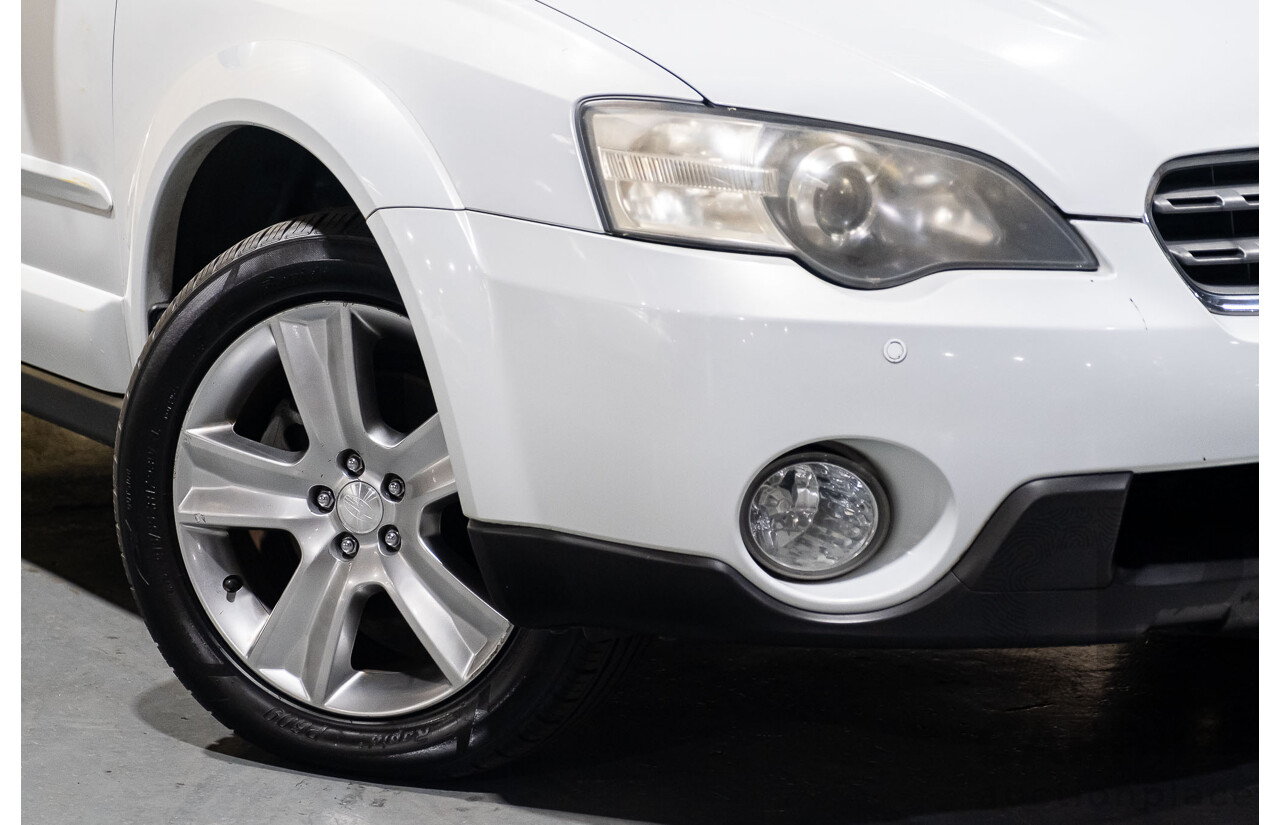 10/2005 Subaru Outback 3.0R Premium MY05 4d Wagon White 3.0L