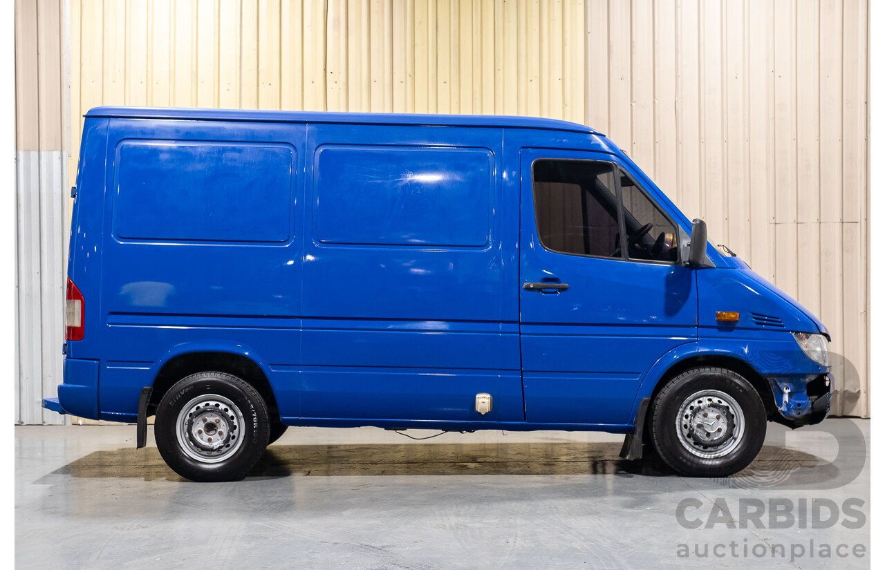 03/2004 Mercedes Benz Sprinter 308CDI 2d Van Blue 2.2L Turbo Diesel - Refridgerated