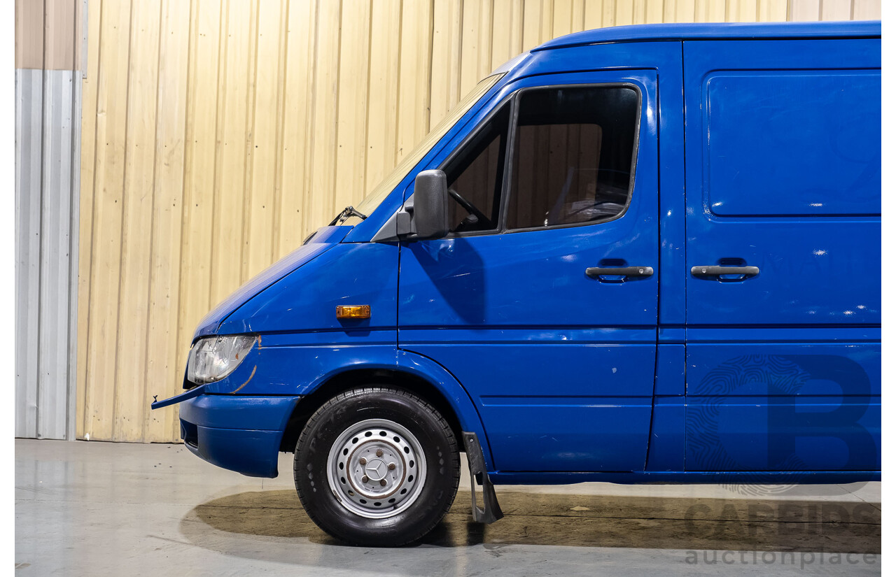 03/2004 Mercedes Benz Sprinter 308CDI 2d Van Blue 2.2L Turbo Diesel - Refridgerated